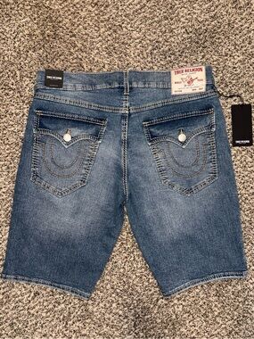 True Religion ‘Ricky big T Flap’ denim shorts. New. 34 men’s